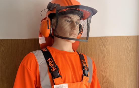 Odwiedź nasz sklep i zadbaj o bezpieczeństwo Strój ochronny bhp